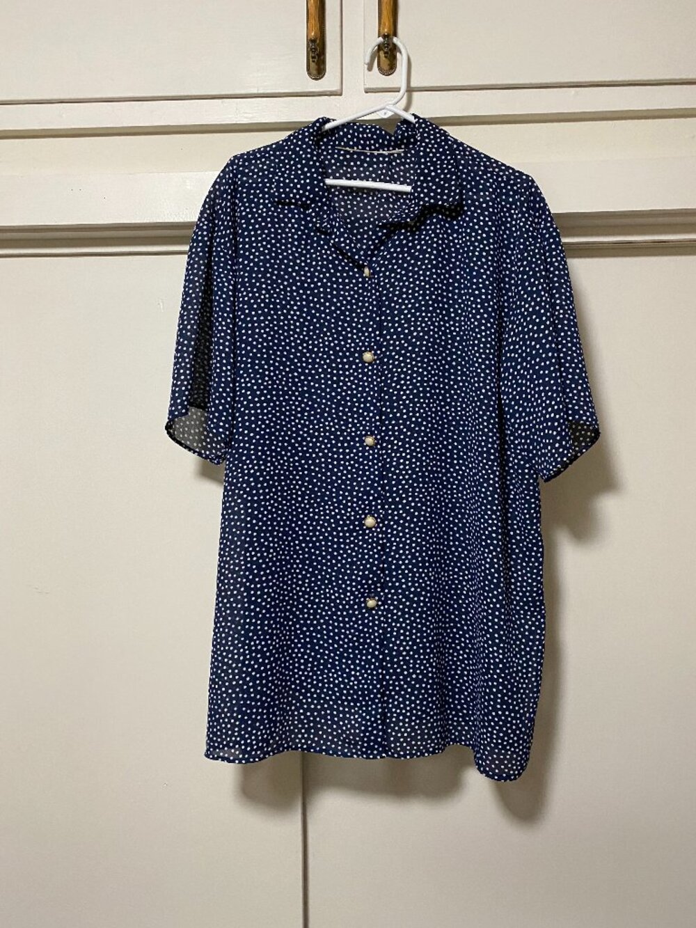 Beautiful Vintage navy blouse w/polkadots & decorative buttons, size 3X